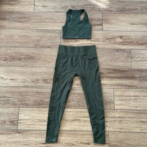 SET ACTIVE SCULPTFLEX RIBBED LEGGINGS AND RACERBACK BRA - WILLOW